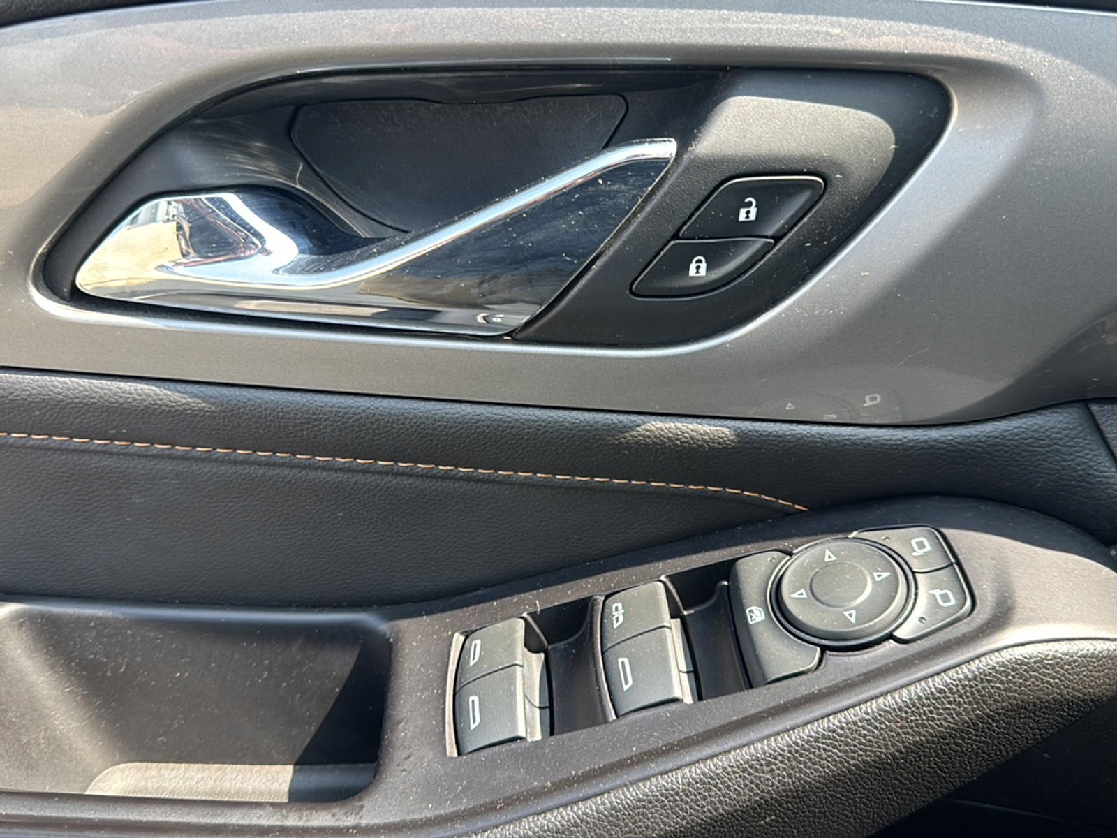 Used 2019 Chevrolet Traverse LT FWD image 16