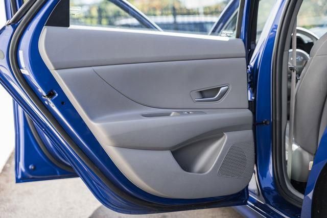 Used 2022 Hyundai Elantra SEL image 26