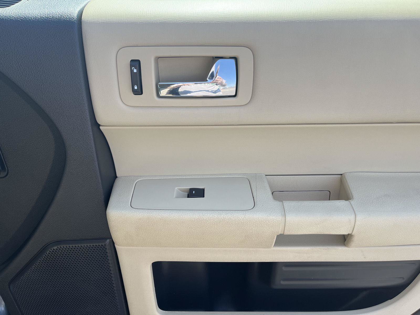 Used 2019 Ford Flex SE FWD image 15
