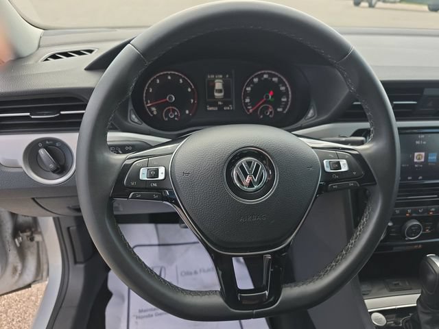 Used 2021 Volkswagen Passat 2.0T SE FWD image 21