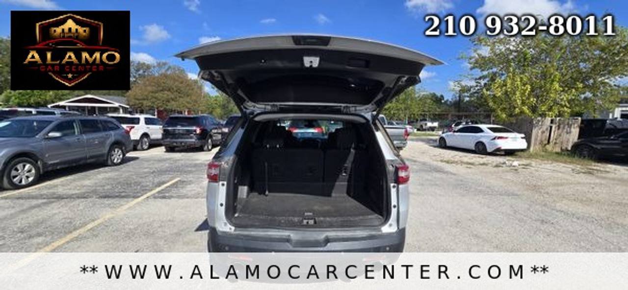 Used 2020 Chevrolet Traverse LT FWD image 24