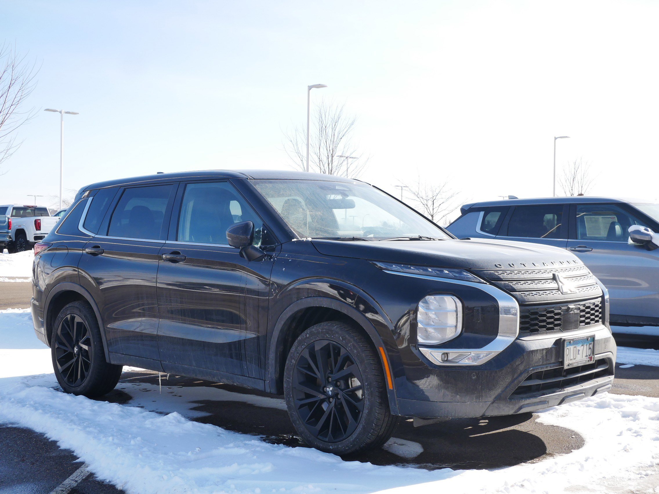 Used 2024 Mitsubishi Outlander SE Black Edition image 1