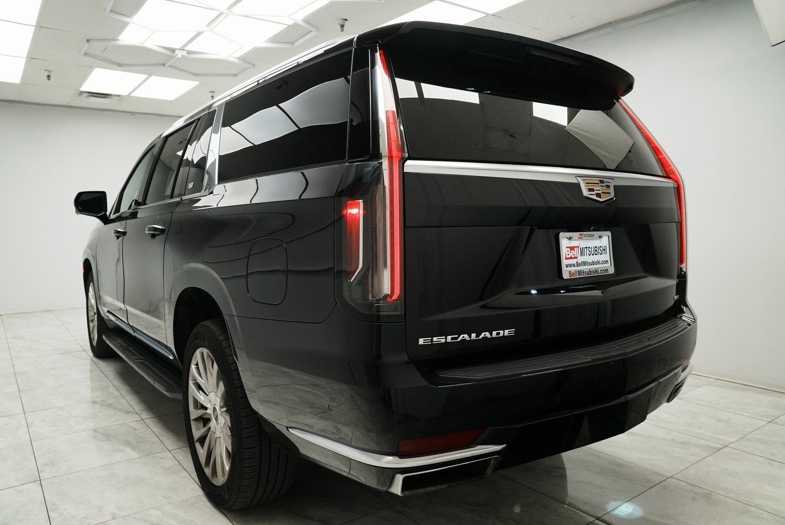 Used 2021 Cadillac Escalade ESV Premium Luxury image 7