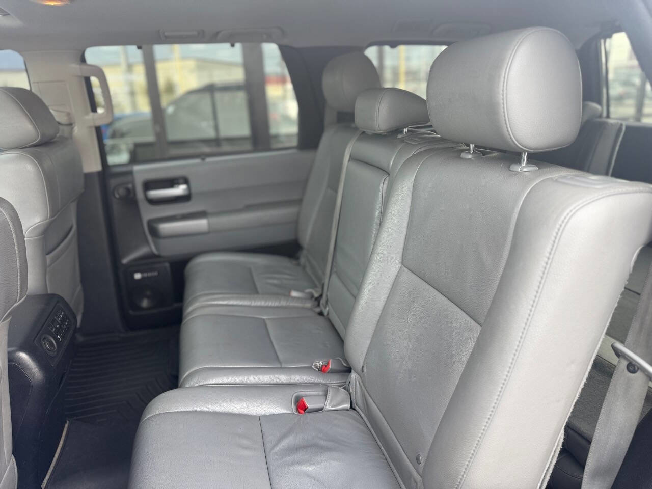 Used 2011 Toyota Sequoia Limited AWD/4WD image 11