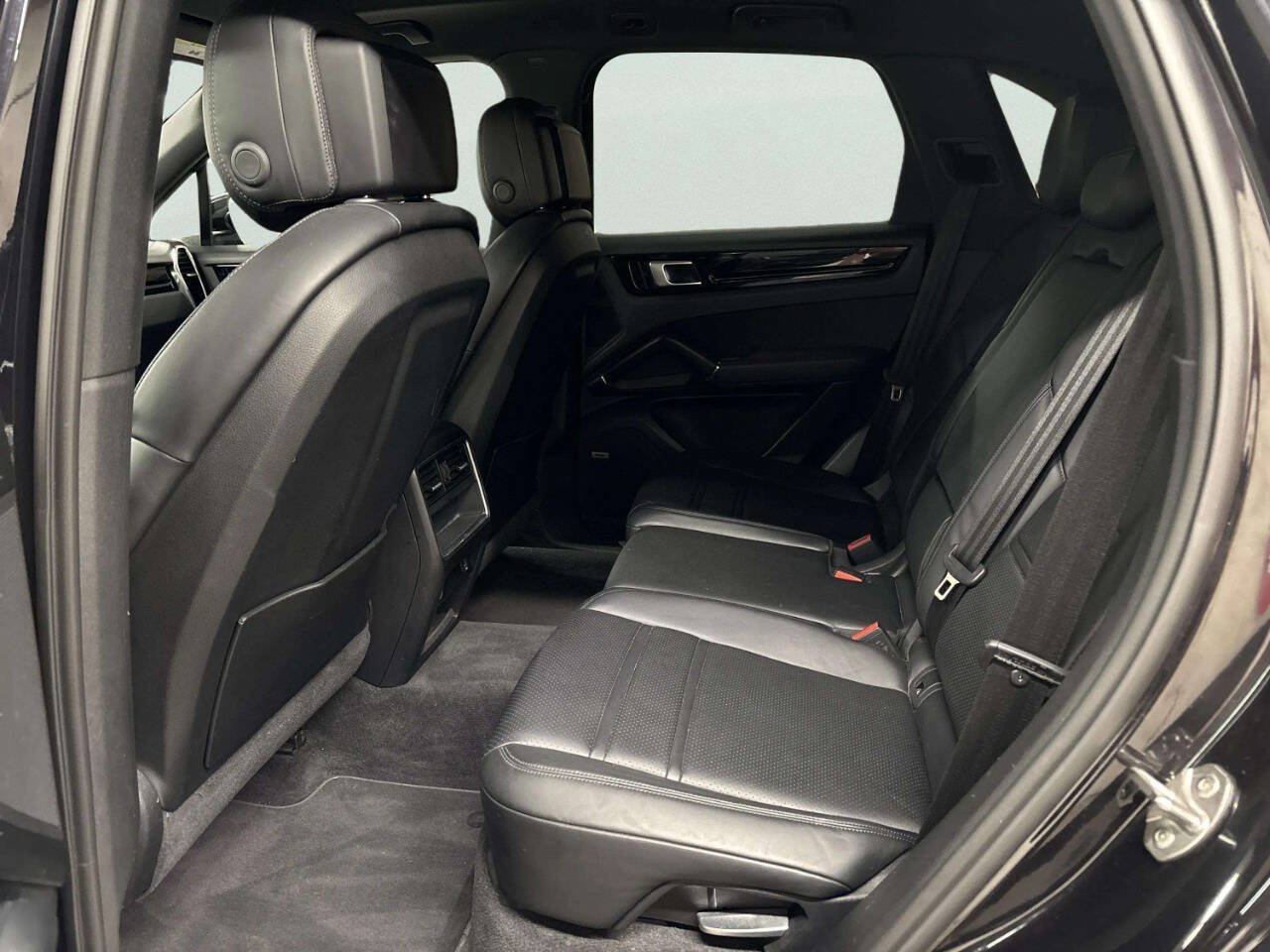 Used 2019 Porsche Cayenne S AWD/4WD image 18