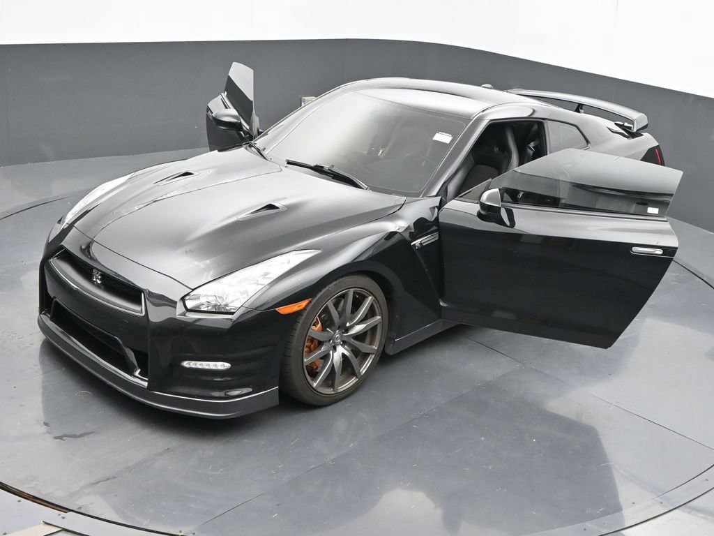Used 2014 Nissan GT-R Premium image 57