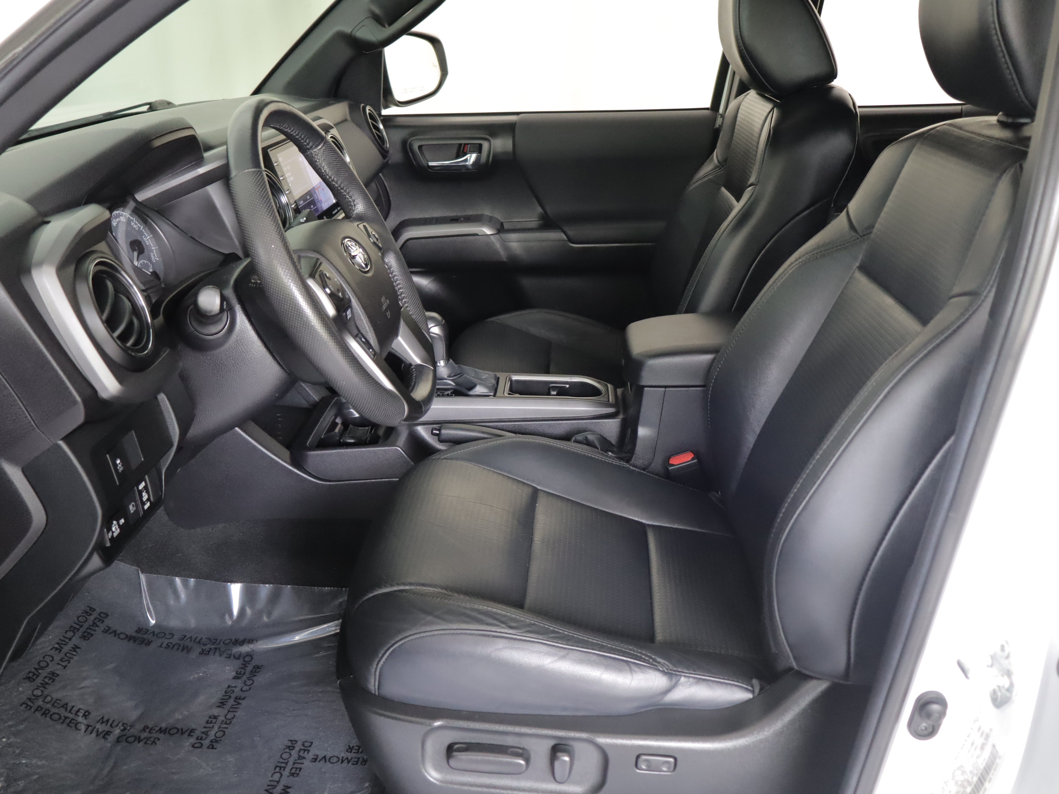 Used 2021 Toyota Tacoma TRD Sport w/ TRD Premium Sport Package AWD/4WD image 9