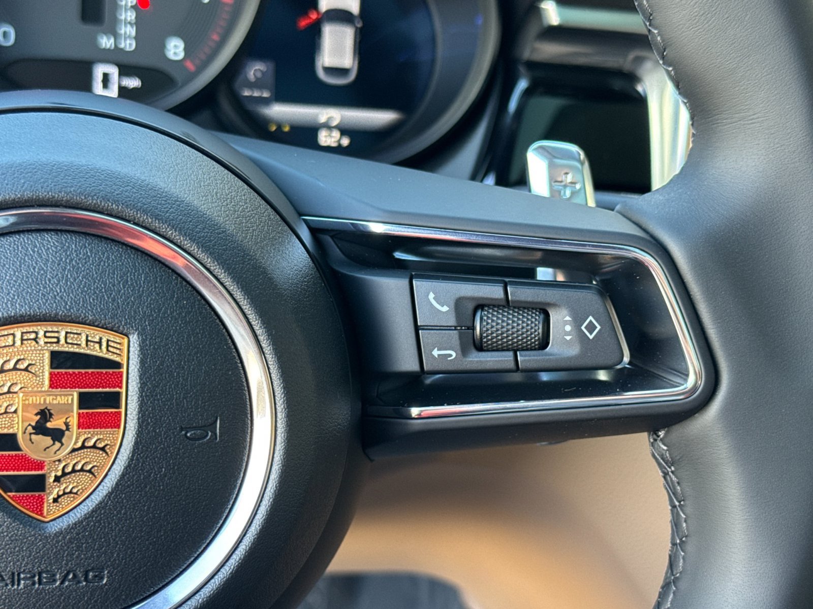 Certified 2026 Porsche Macan AWD/4WD image 29