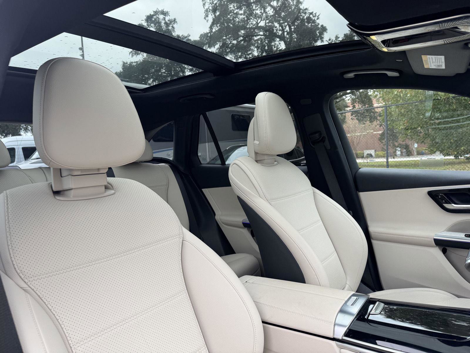 Certified 2025 Mercedes-Benz GLC 300 image 32