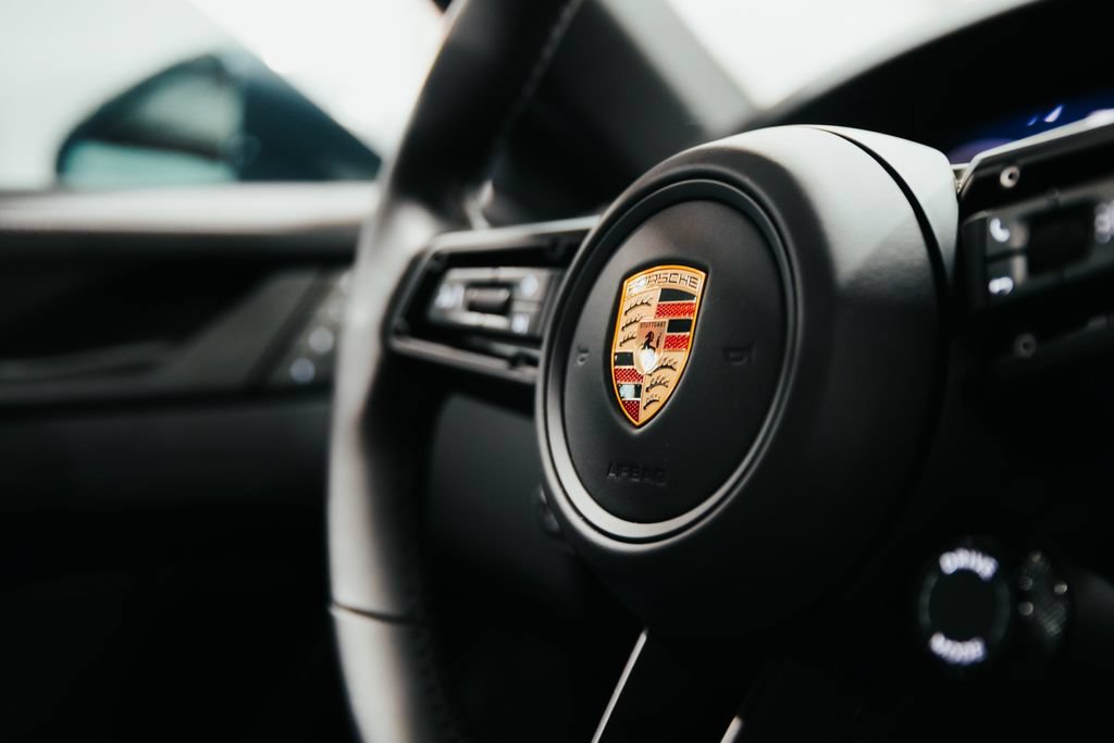 Used 2026 Porsche 911 Carrera T RWD image 37