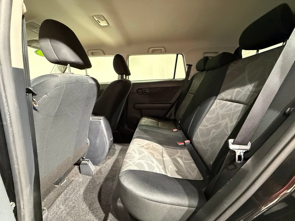 Used 2015 Scion xB FWD image 18