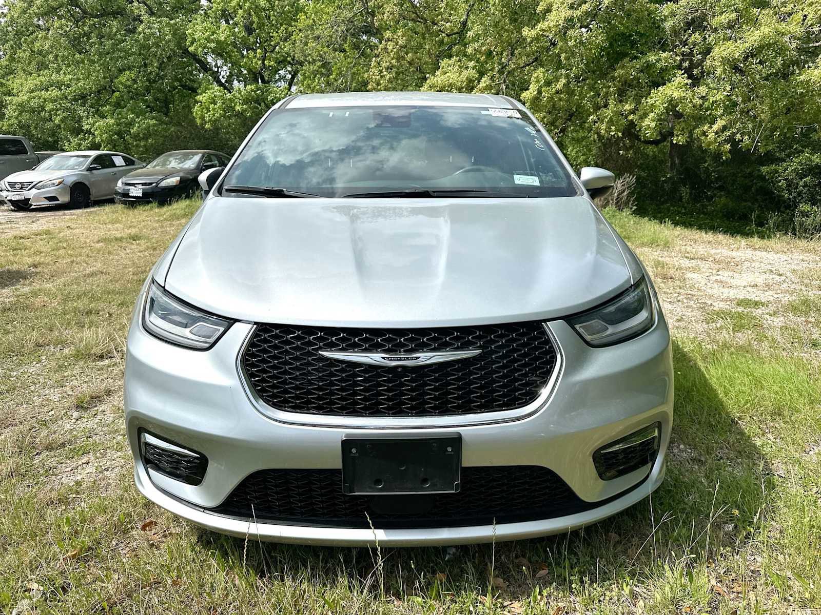 Used 2023 Chrysler Pacifica Touring FWD video 2