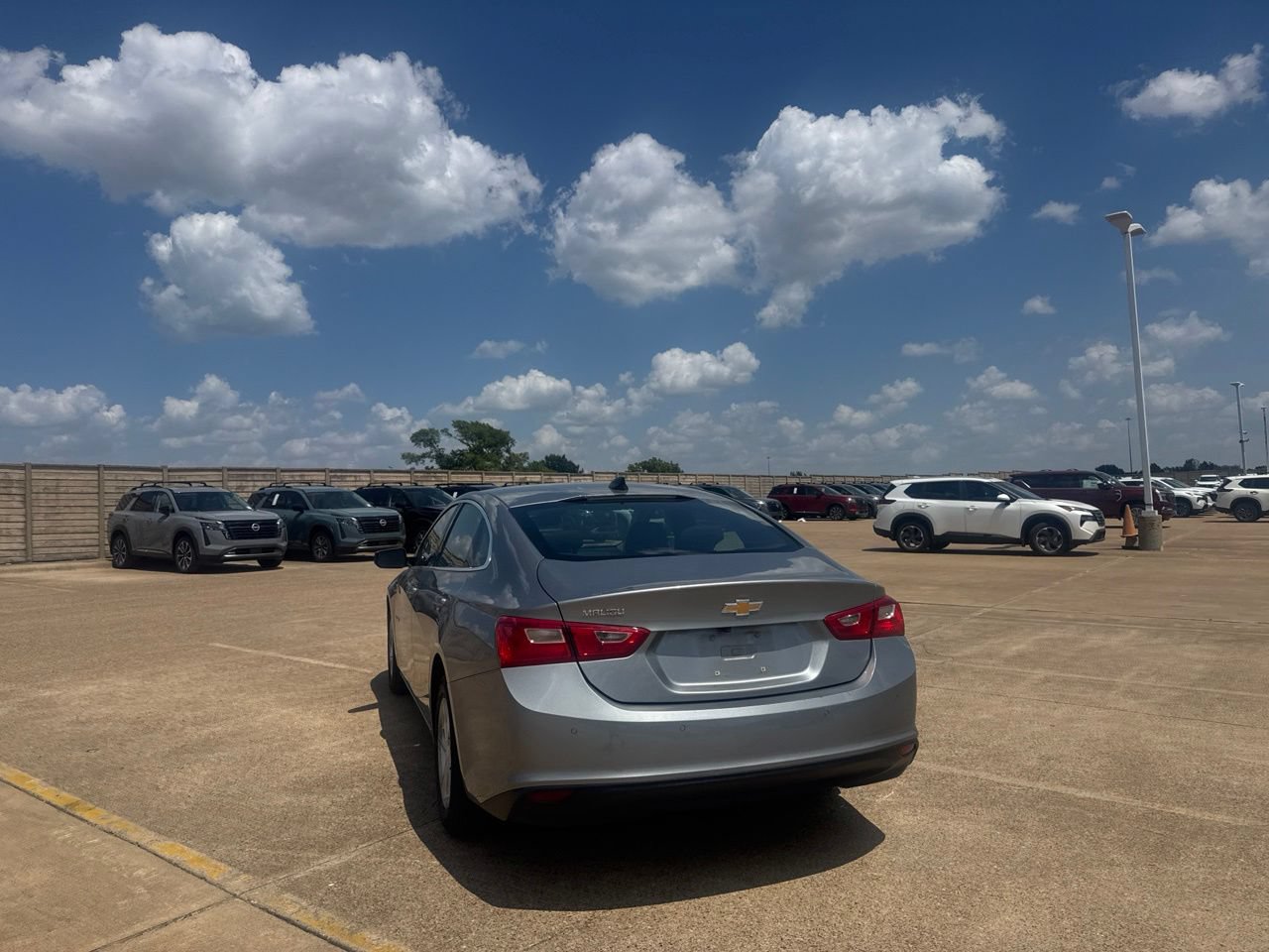 Used 2025 Chevrolet Malibu LS FWD image 17