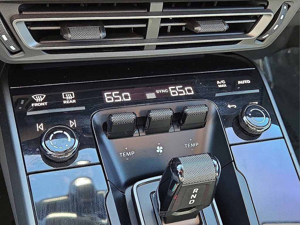 Used 2023 Porsche 911 Carrera 4 w/ Premium Package image 29