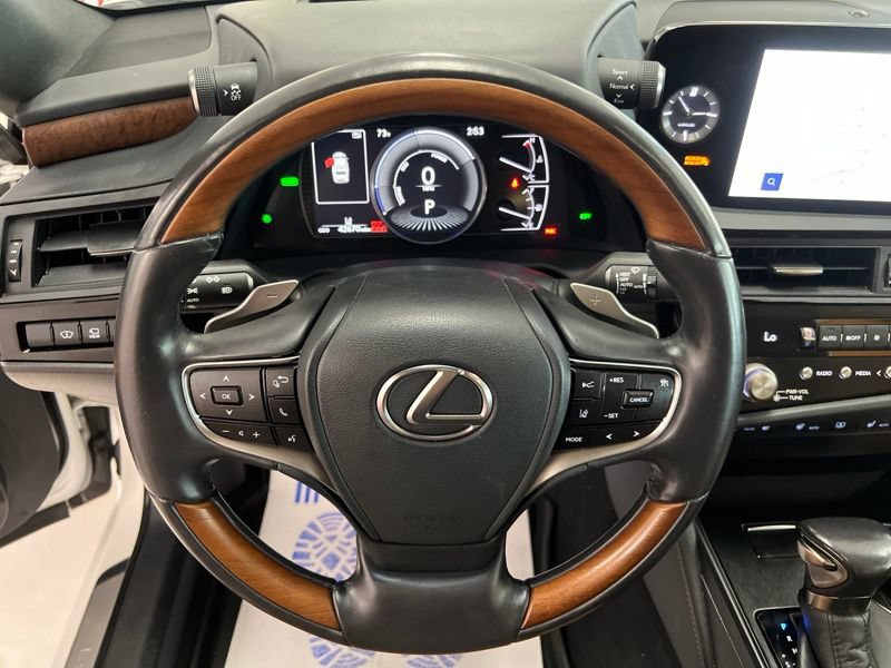 Used 2024 Lexus ES 300h w/ Accessory Package (Z1) FWD image 26