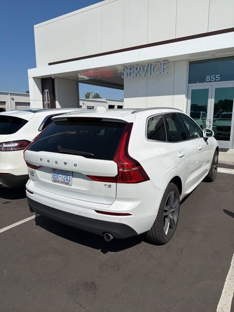 Used 2021 Volvo XC60 T5 Momentum w/ Climate Package FWD image 2