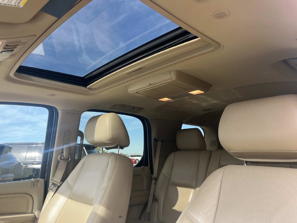 Used 2012 Cadillac Escalade 4WD Hybrid image 16
