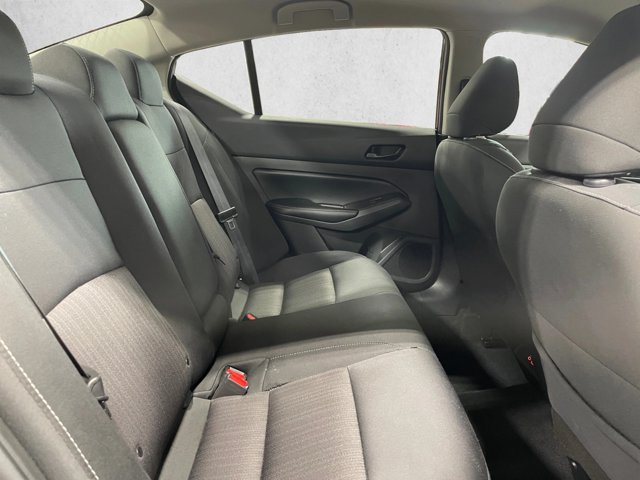 Used 2025 Nissan Altima 2.5 SV FWD image 19