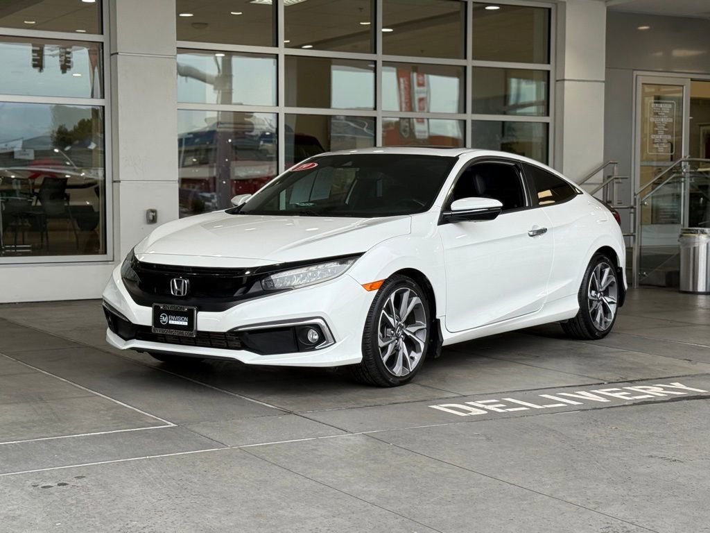 Used 2019 Honda Civic Touring image 2
