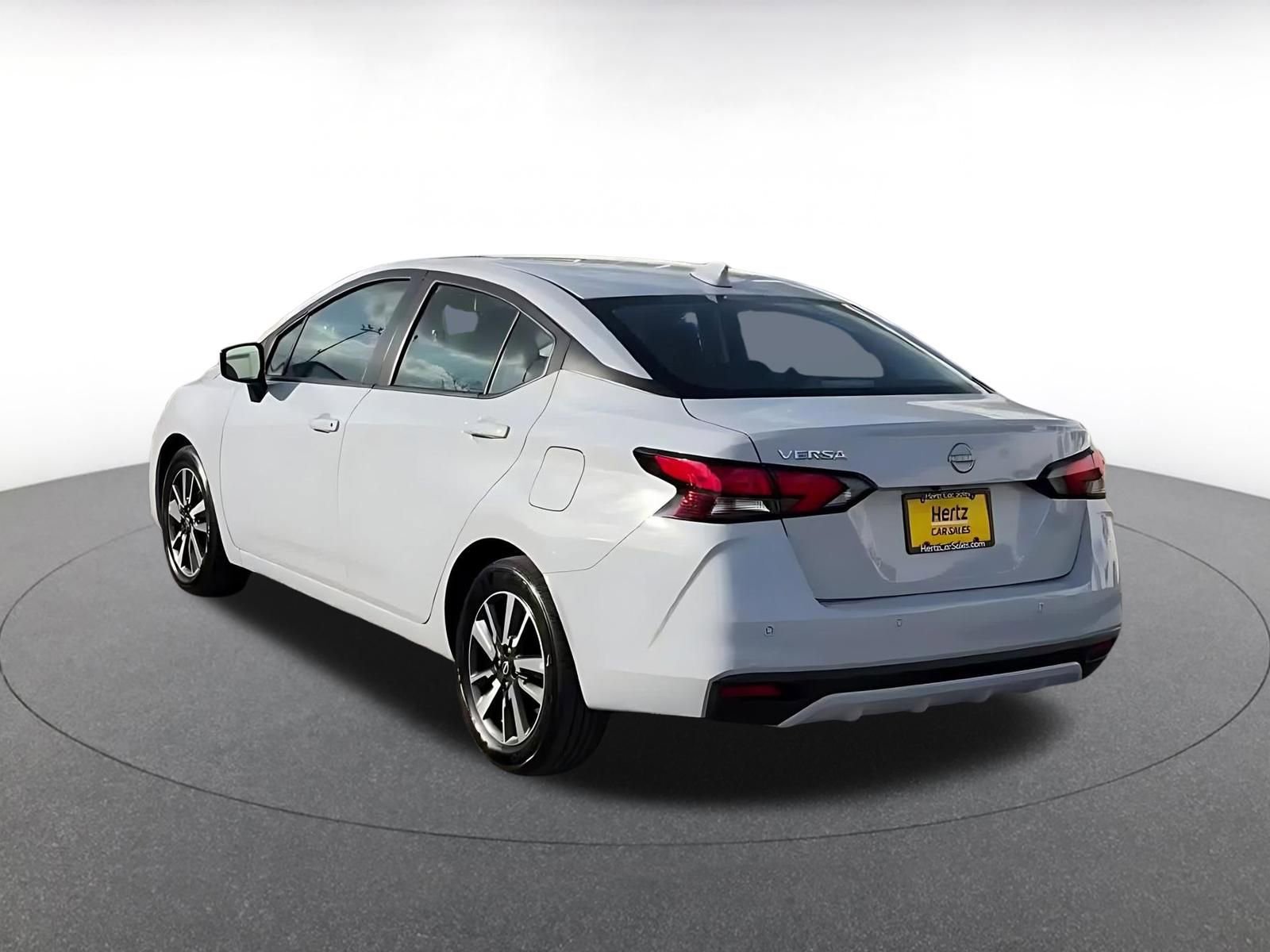 Used 2025 Nissan Versa SV FWD image 11