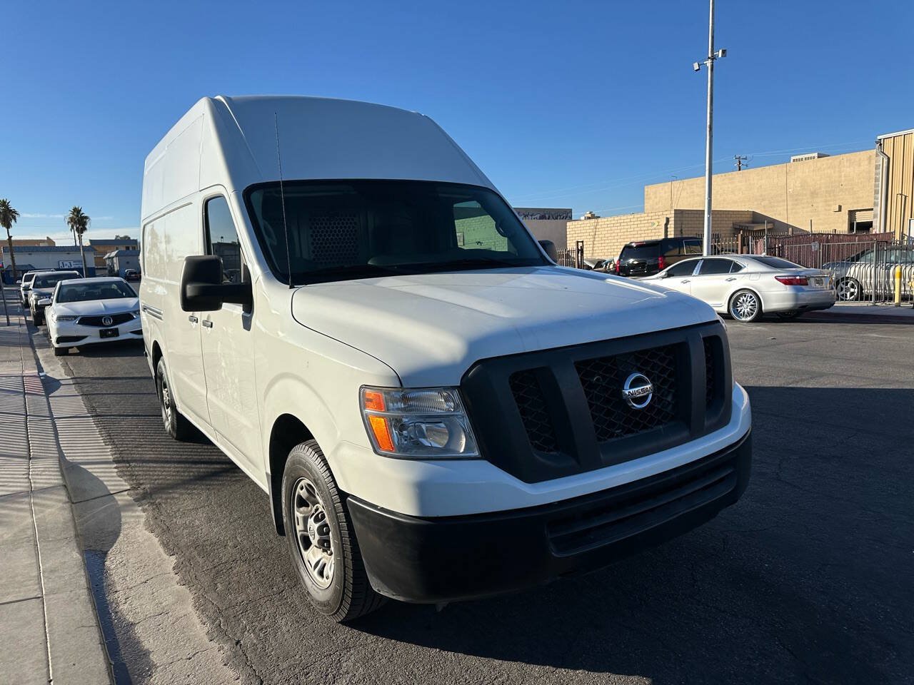 Used 2017 Nissan NV 2500 SV RWD image 2