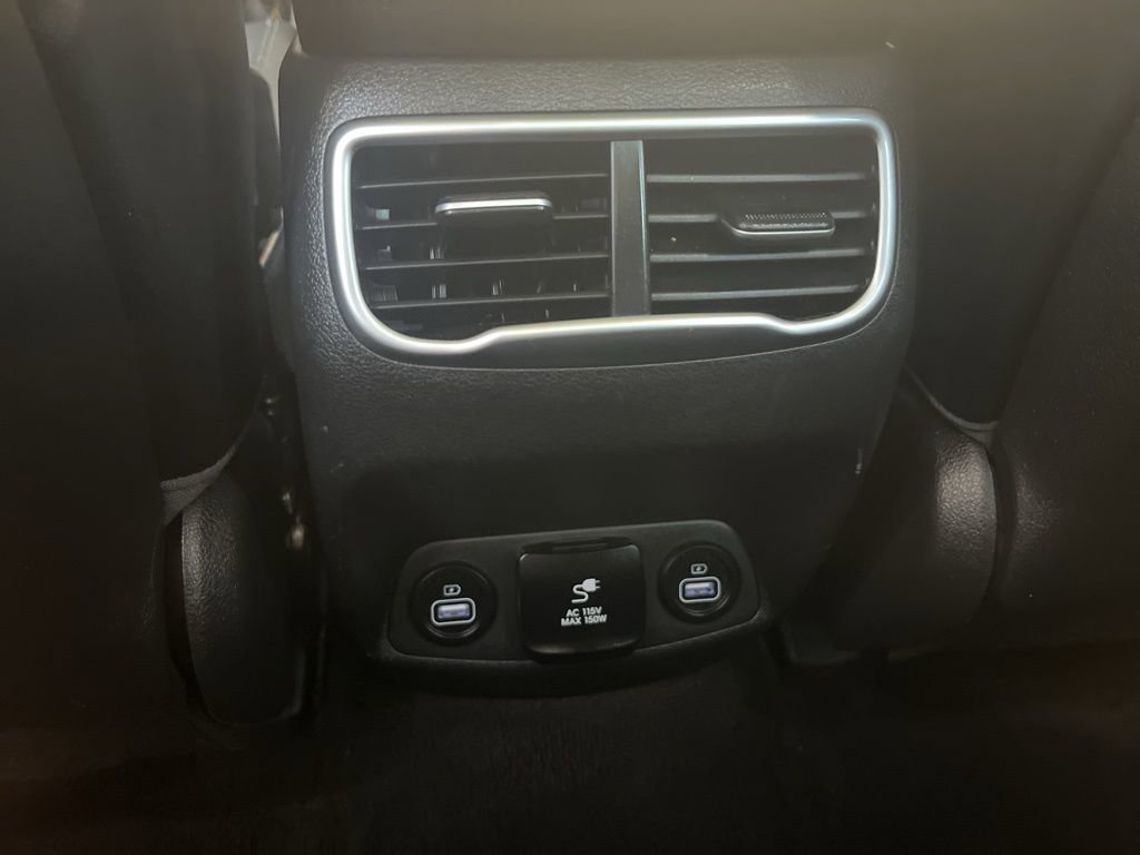 Used 2023 Hyundai Santa Fe Limited AWD/4WD image 16