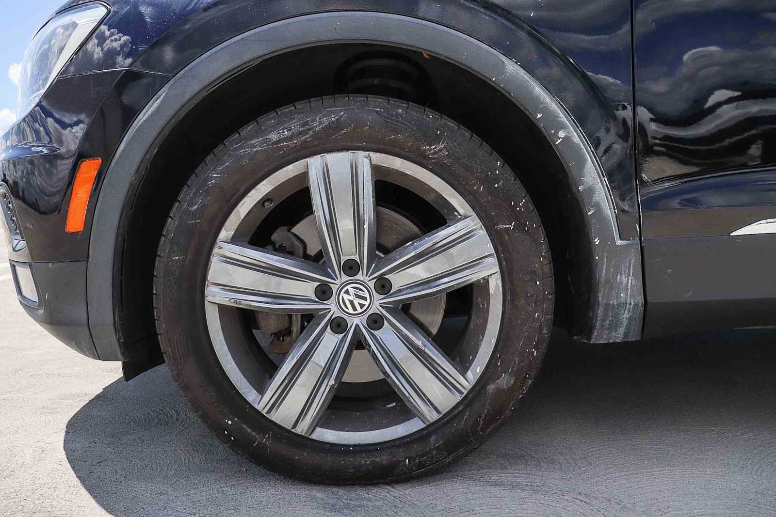 Used 2020 Volkswagen Tiguan SEL FWD image 11