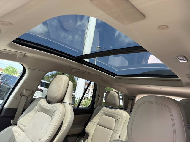 Certified 2022 Lincoln Aviator Reserve w/ Equipment Group 201A image 32