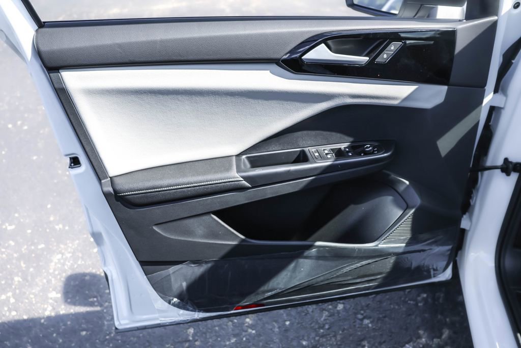 Used 2025 Volkswagen Taos S image 24