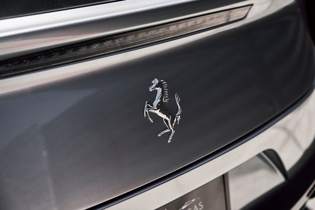 Used 2018 Ferrari GTC4Lusso AWD/4WD image 12