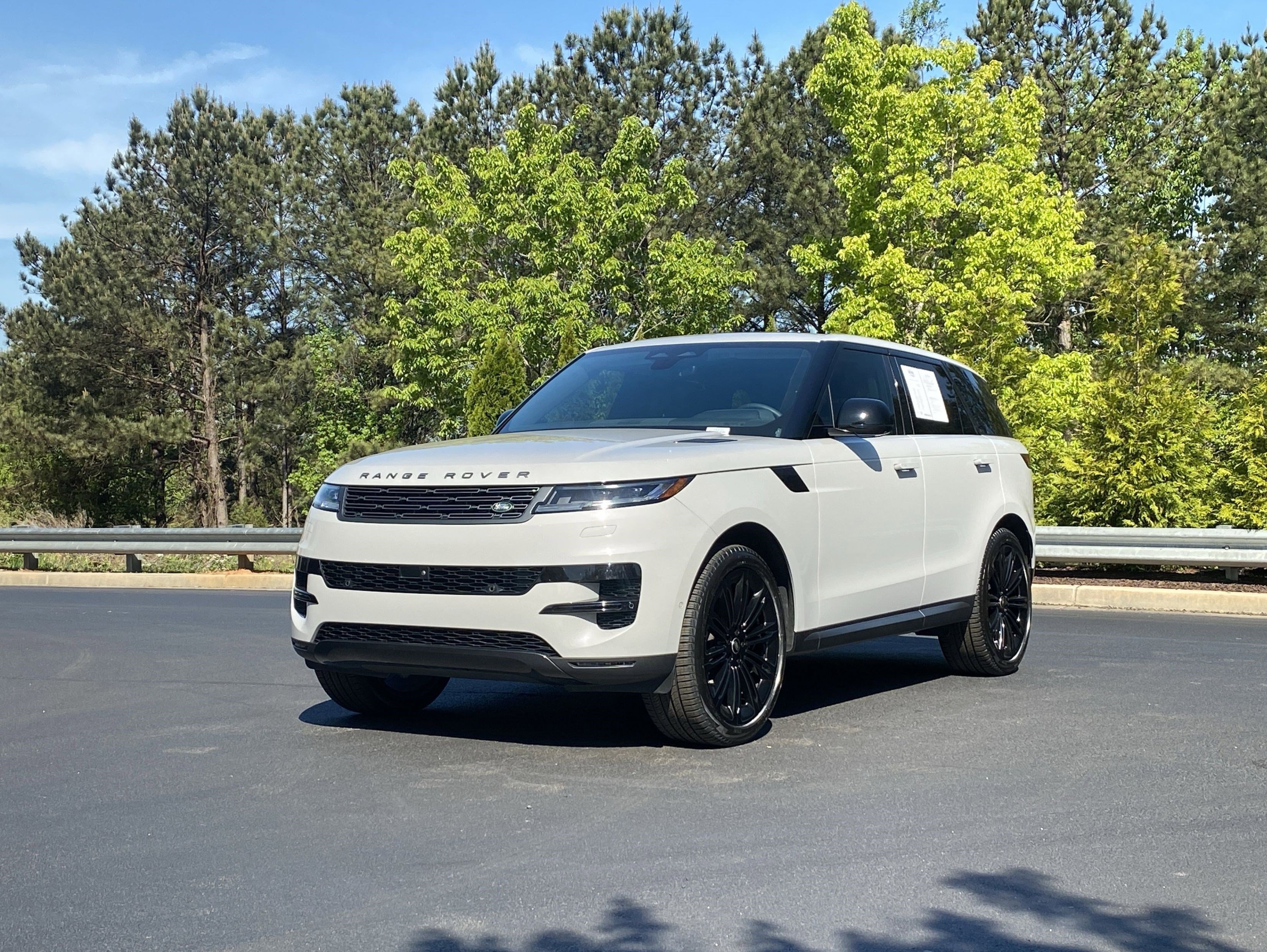 Used 2024 Land Rover Range Rover Sport SE AWD/4WD image 13