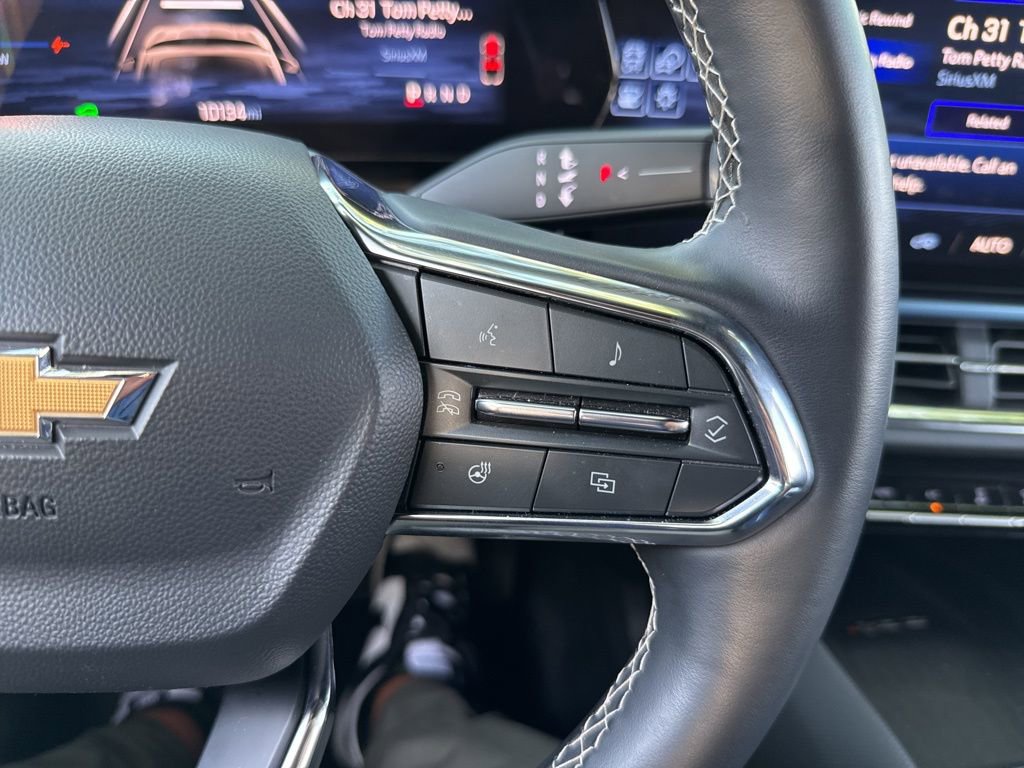 Used 2025 Chevrolet Equinox EV LT w/ Convenience Package FWD image 41