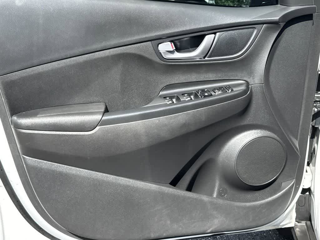 Used 2023 Hyundai Kona SEL w/ Convenience Package image 11