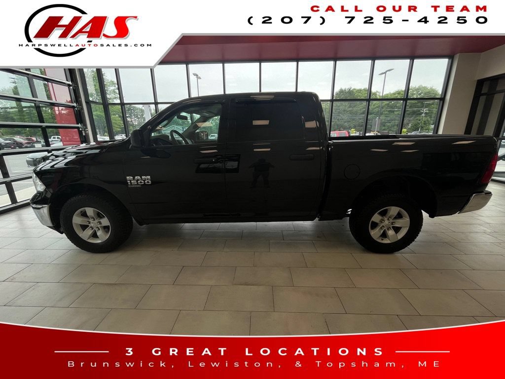 Used 2022 RAM 1500 Classic SLT AWD/4WD image 2