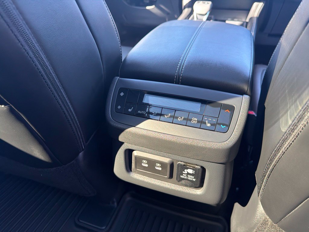 New 2026 Nissan Pathfinder Platinum AWD/4WD image 17