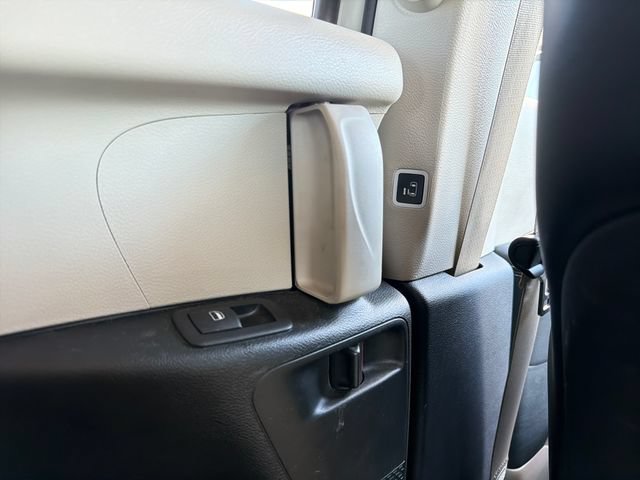 Used 2023 Chrysler Pacifica Touring-L FWD image 37