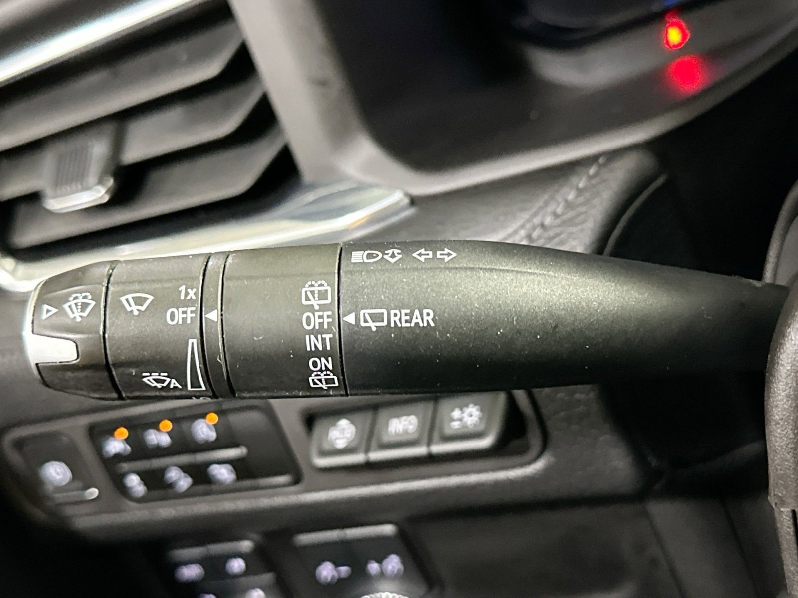 Used 2023 GMC Yukon Denali image 29