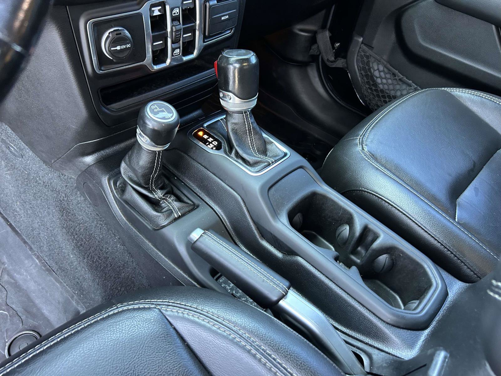 Used 2020 Jeep Wrangler Unlimited Sahara w/ Cold Weather Group AWD/4WD image 15