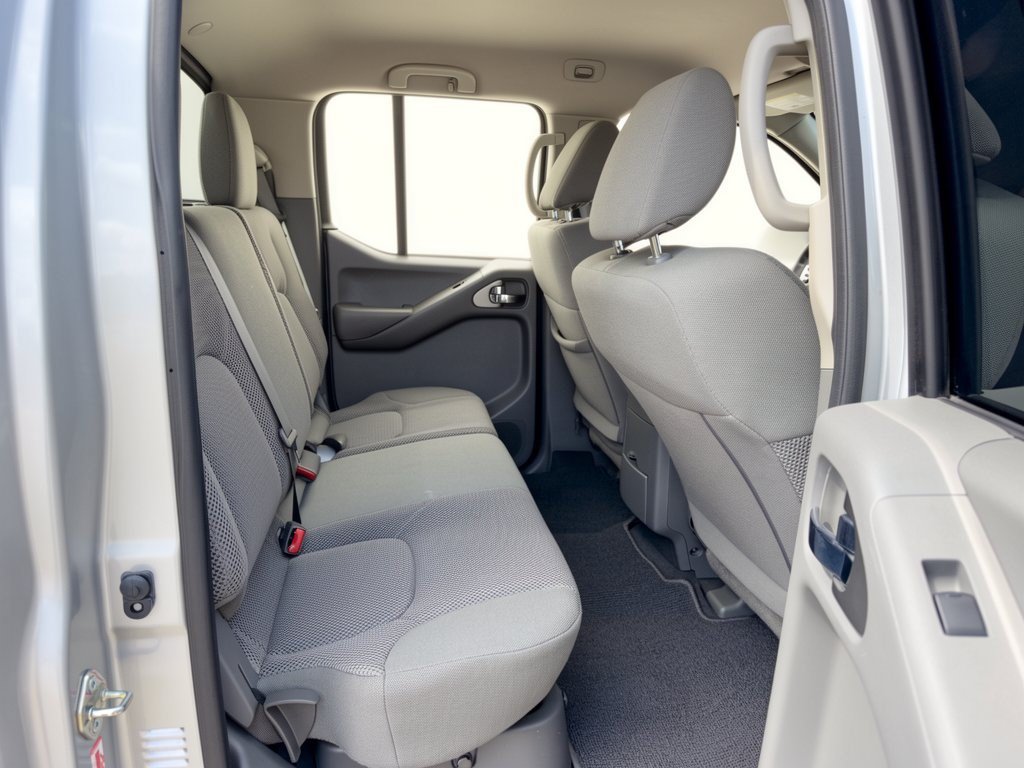 Used 2020 Nissan Frontier SV RWD image 29