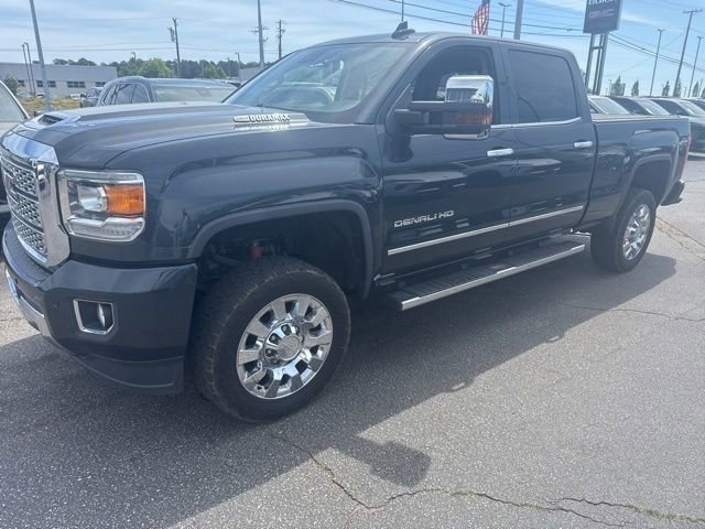 Used 2018 GMC Sierra 2500 Denali w/ Duramax Plus Package AWD/4WD image 9