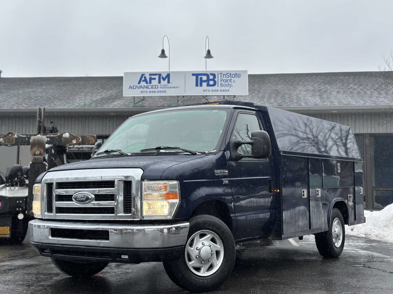 Used 2012 Ford E-350 and Econoline 350 Super Duty w/ PWR Locks & Windows Group image 2
