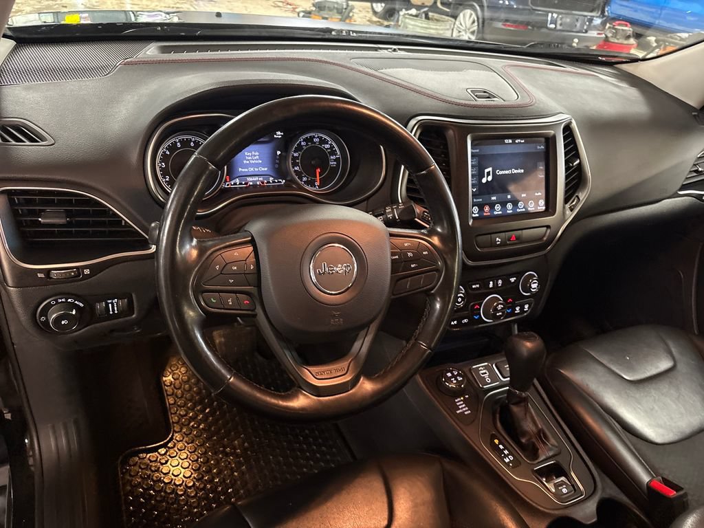 Used 2020 Jeep Cherokee Trailhawk w/ Cold Weather Group AWD/4WD image 17