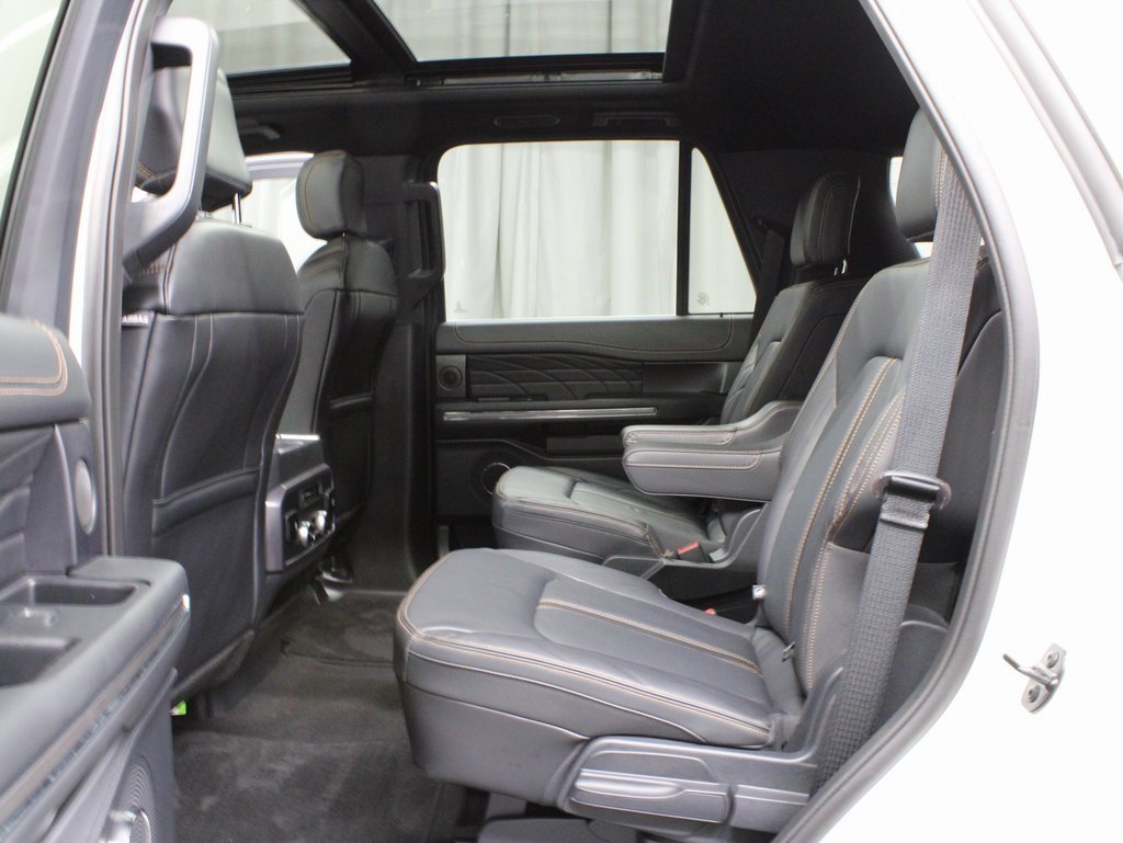 Used 2024 Ford Expedition Platinum image 10