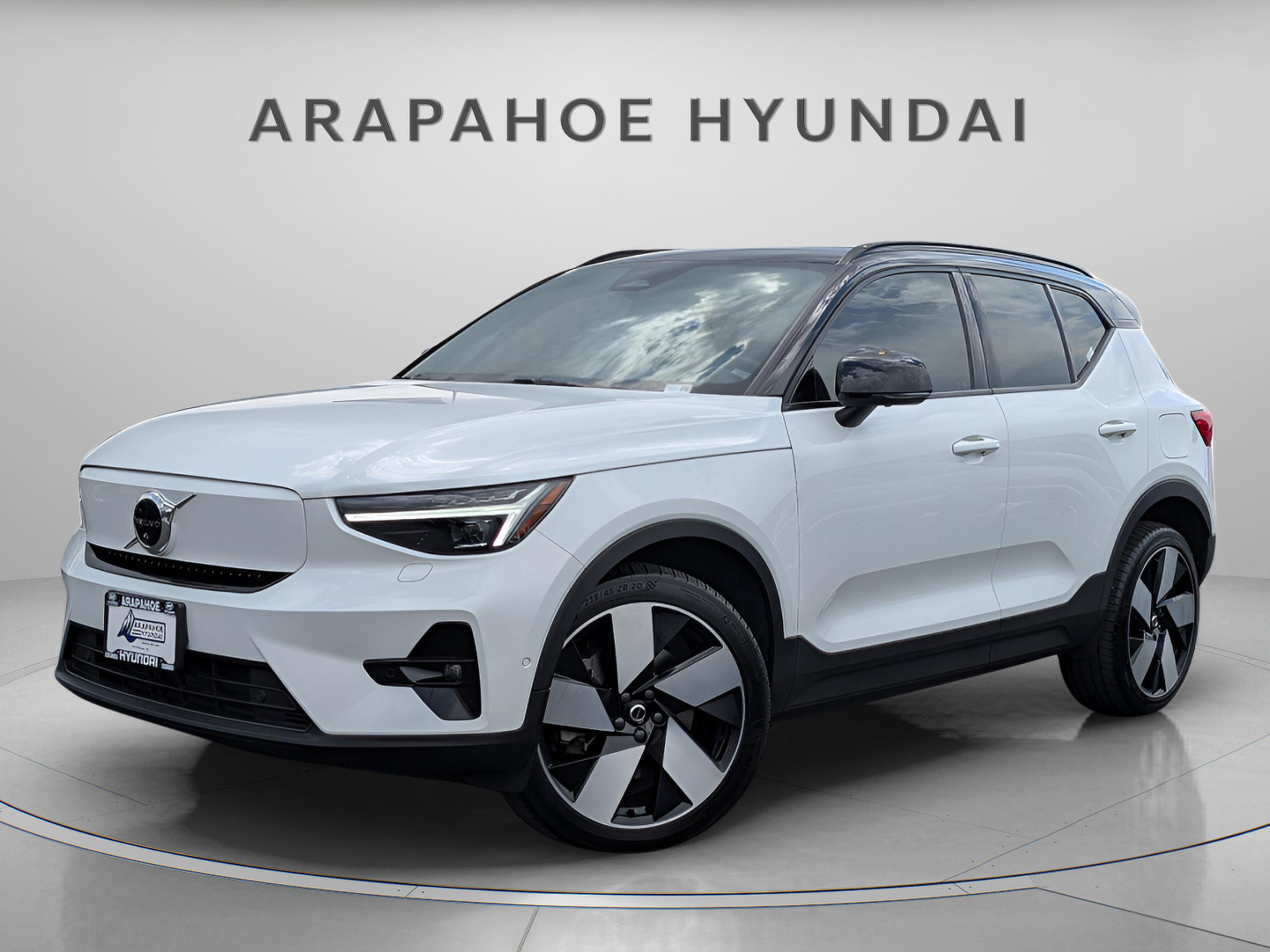 Used 2023 Volvo XC40 Recharge Ultimate w/ Protection Package Premier image 1