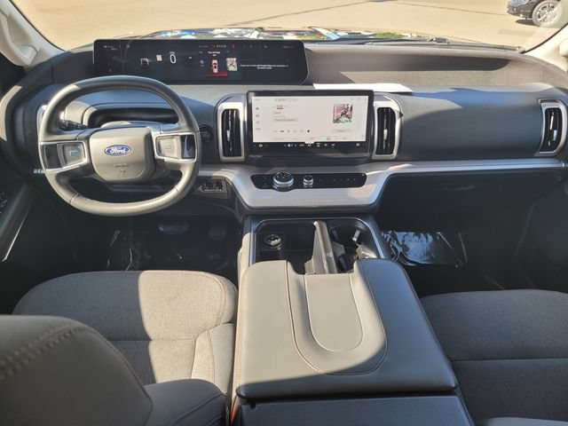 Used 2025 Ford Expedition Active AWD/4WD image 16