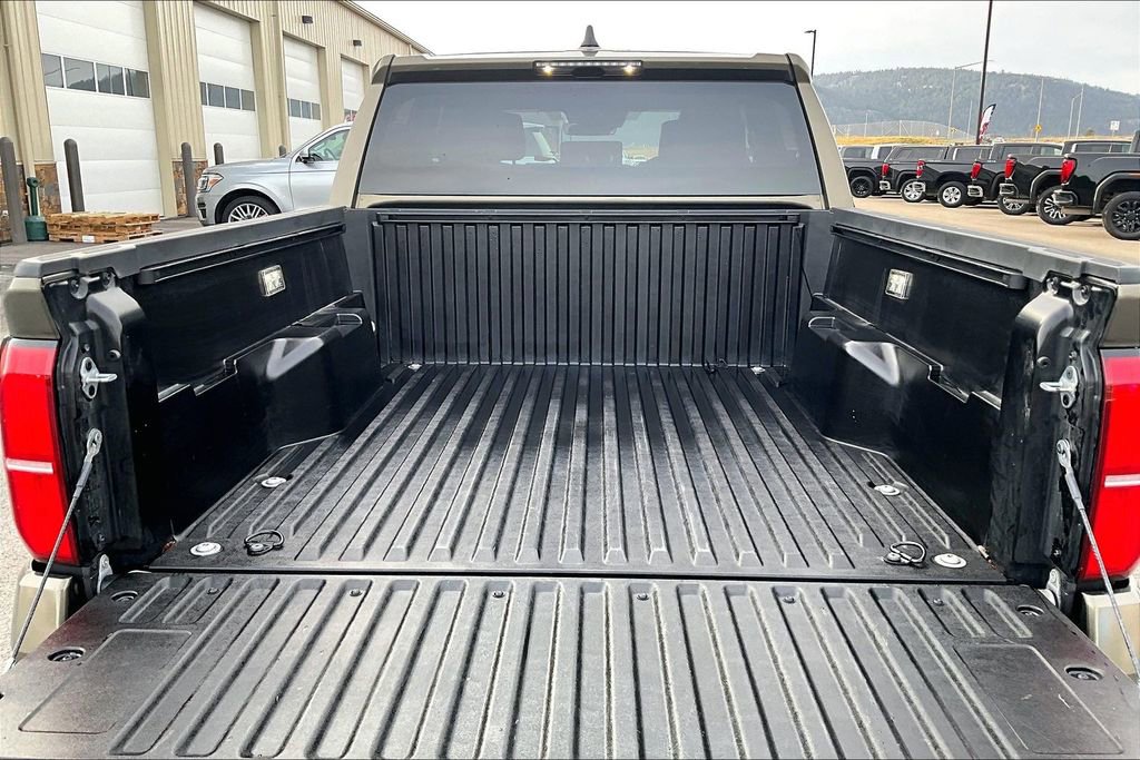 Used 2025 Toyota Tacoma TRD Off-Road image 18