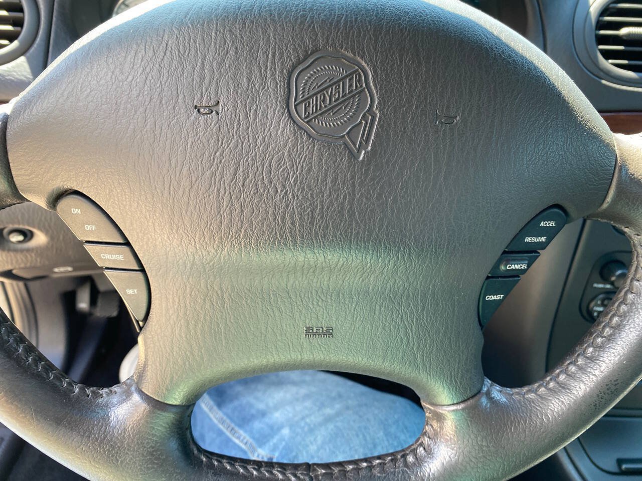 Used 2000 Chrysler 300M FWD image 33