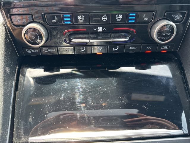 Used 2021 Jeep Grand Cherokee L Overland w/ Luxury Tech Group IV AWD/4WD image 40