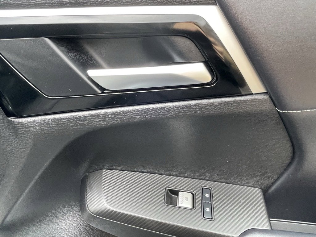 Used 2024 Mitsubishi Outlander SE image 14