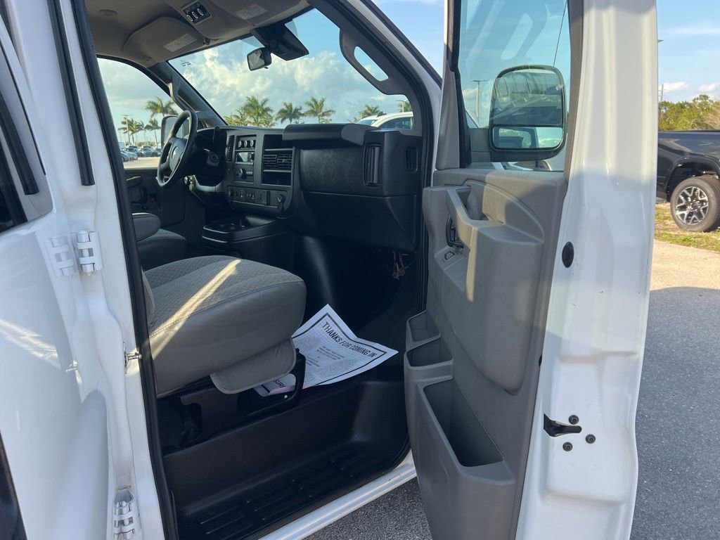 Used 2019 Chevrolet Express 3500 LT w/ LT Preferred Equipment Group RWD image 34